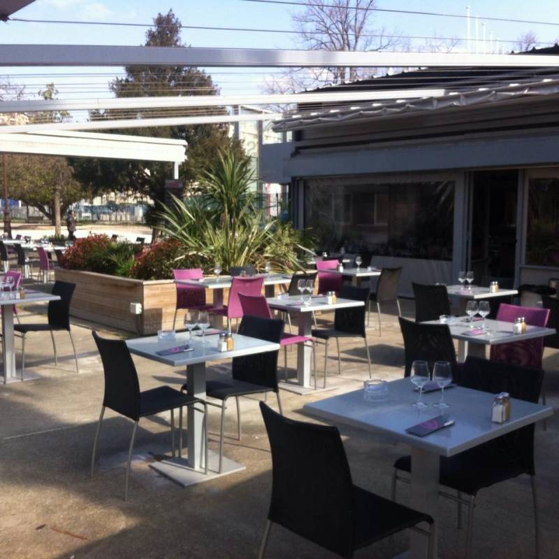 Restaurant brasserie pour manger des burgers parc chanot